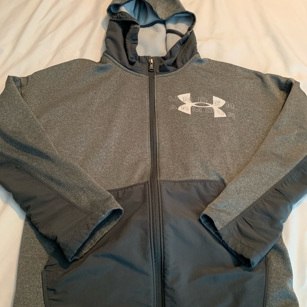 Boys Under Armour zip up hoodie